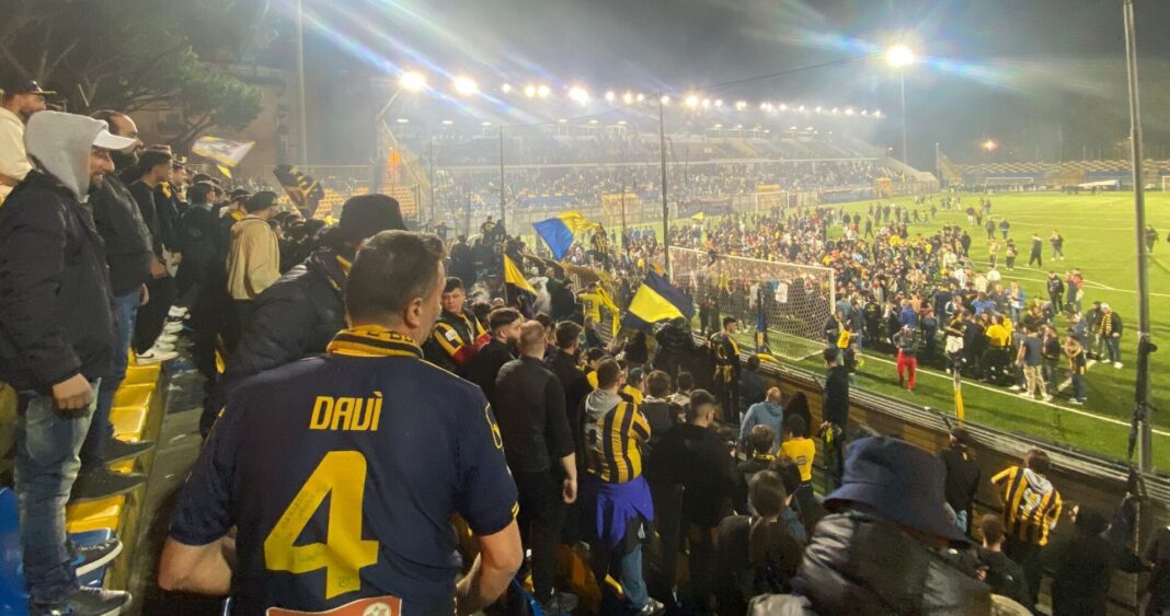 Juve Stbia Festa promozione in B (1) Juve Stabia: "la Grande B... ellezza!"