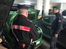 Giugliano in Campania, Varcaturo: sequestro di un’autofficina abusiva, un 58enne denunciato e attrezzature sequestrate