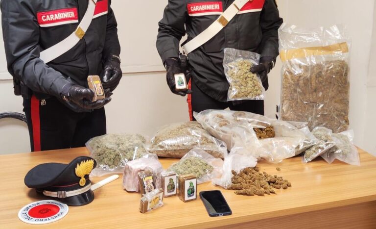 Boscoreale, 5 kg di marijuana in auto e a casa: arrestato 47enne
