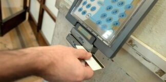Cimitile, blitz contro i “furbetti del cartellino” in Comune: 4 indagati Cimitile, blitz contro i "furbetti del cartellino" in Comune: quattro indagati. Sono accusati di false attestazioni o certificazioni e truffa aggravata