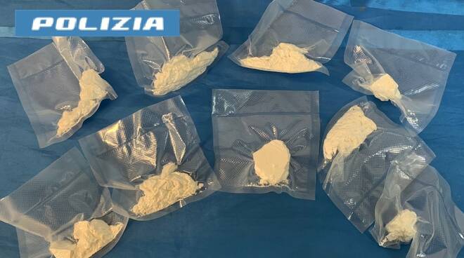 Napoli, Scampia: sorpreso con la droga. Arrestato un 19enne