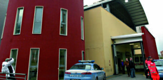 Aggredisce un medico e si barrica in stanza al San Leonardo di Castellammare