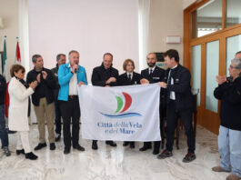 Torre del Greco: al sindaco e al Circolo Nautico la bandiera Città della vela e del mare