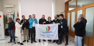 Torre del Greco: al sindaco e al Circolo Nautico la bandiera Città della vela e del mare