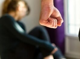 Secondigliano: aggredisce la moglie e la minaccia con un palo di ferro. Arrestato 48enne