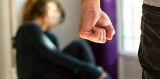 Secondigliano: aggredisce la moglie e la minaccia con un palo di ferro. Arrestato 48enne