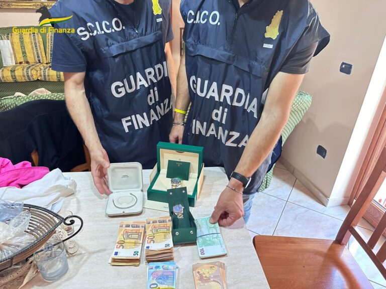 Nocera Inferiore, usura ed estorsione: 15 arresti Nocera Inferiore, usura ed estorsione: 15 arresti