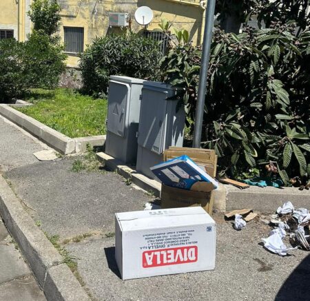 Elezioni a Santa Maria la Carità, si infiamma la campagna elettorale: M273 punta sulle donne, Qui e Ora mostra le immagini del degrado 