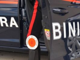 Pozzuoli: fugge alla guida di un'auto rubata, ha solo 17 anni. Arrestato