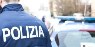 Ischia: ostacola un posto di controllo e aggredisce i poliziotti. Arrestata una 42enne