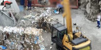 Traffico illecito di rifiuti e corruzione, arrestate 12 persone Traffico illecito di rifiuti e corruzione, arrestate 12 persone. Il blitz dei Carabinieri del Noe di Napoli: scoperti sversamenti fuorilegge a Tufino