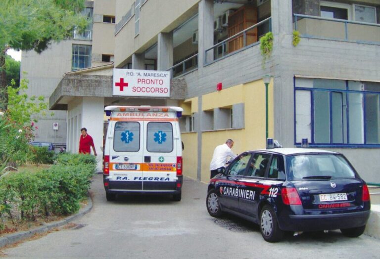 Torre del Greco, aggredisce infermiera del Pronto Soccorso: donna denunciata Torre del Greco, aggredisce infermiera del Pronto Soccorso: donna denunciata