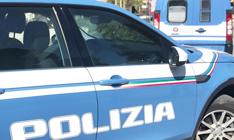 Napoli, Soccavo: minaccia e aggredisce i genitori. Arrestato 25enne Napoli, Soccavo: minaccia e aggredisce i genitori. Arrestato 25enne