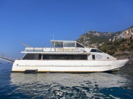 Jet da Positano a Sorrento sbanda e imbarca acqua: feriti alcuni passeggeri