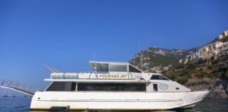 Jet da Positano a Sorrento sbanda e imbarca acqua: feriti alcuni passeggeri