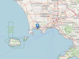 Terremoti ai Campi Flegrei, 150 scosse dalla serata di ieri. Notte fuori casa per molti cittadini di Pozzuoli: "Non può essere escluso che si possano verificare altri eventi sismici"