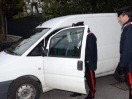 Cimitile: denunciato 46enne per ricettazione. Pet food rubato