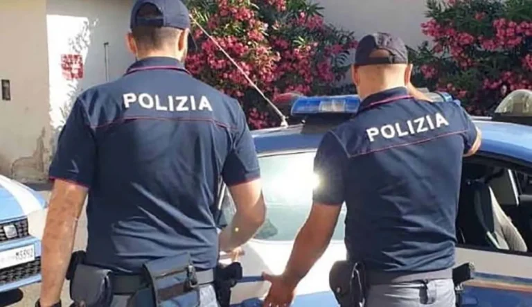 Pompei: aggredisce gli agenti durante un controllo. Arrestato 46enne Pompei: aggredisce gli agenti durante un controllo. Arrestato 46enne
