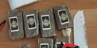 Bacoli: in auto con un chilo di hashish. Arrestate 2 persone