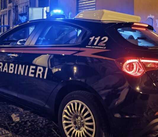 Napoli: padre e figlio feriti, 46enne denunciato per tentato omicidio