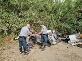 Giugliano, carcasse di auto rubate e cannibalizzate. Scoperto cimitero di auto