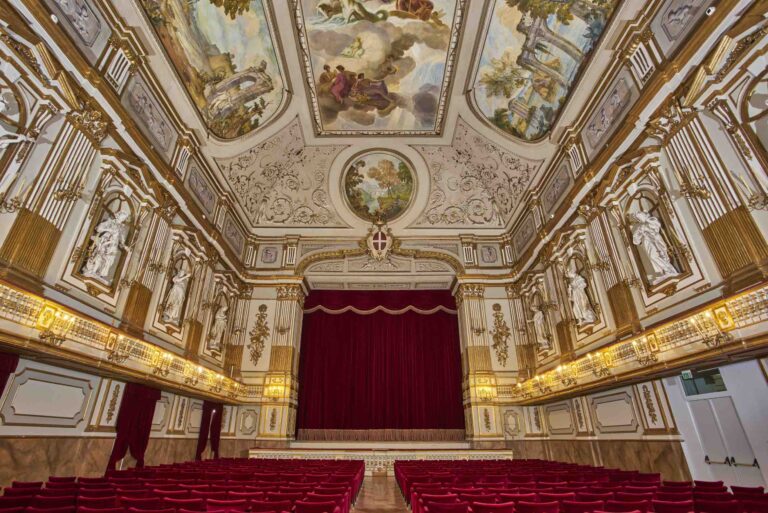 Note d’Arte al Palazzo Reale di Napoli Note d’Arte al Palazzo Reale di Napoli