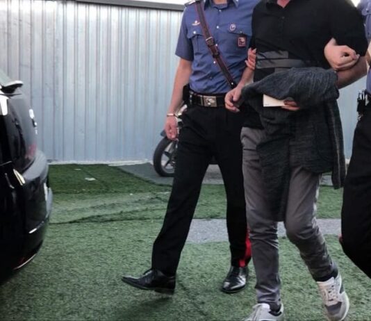 Boscoreale: "stesa" contro casa di un pregiudicato. Arrestato 36enne