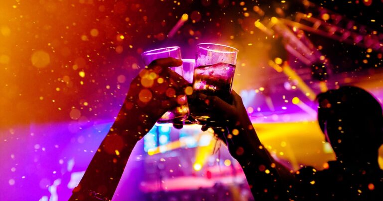 Pozzuoli: serata nel locale senza autorizzazioni con 500 ragazzi. Sequestrato il lounge bar