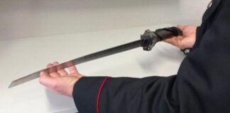 Portici: minaccia i vicini con una katana. 58enne arrestato