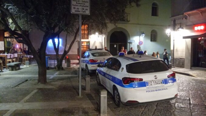 Pomigliano, alcolici a minori di 14 anni: denunciato esercente nei controlli della movida