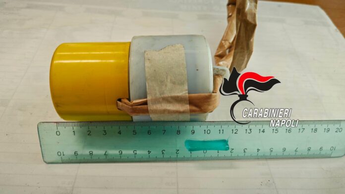 Castellammare di Stabia nascondevano ordigni e droga, tre arresti (2)