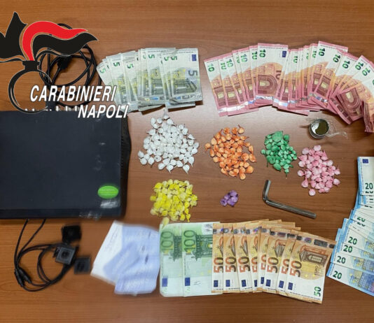 Marigliano, irruzione in una piazza di spaccio. Due persone arrestate