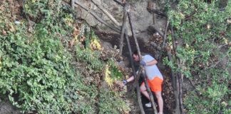 Volontari ripuliscono i Bagni della Regina Giovanna al Capo di Sorrento