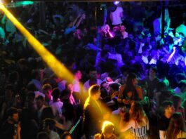 Pozzuoli, sequestrata discoteca inagibile. Organizzata serata con centinaia di persone