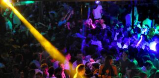 Pozzuoli, sequestrata discoteca inagibile. Organizzata serata con centinaia di persone