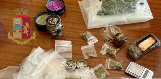 Ponticelli: sorpreso in casa con la droga e un’arma. Arrestato un 52enne