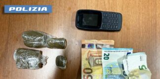 Napoli, Centro storico: scoperto con la droga. Arrestato 52enne
