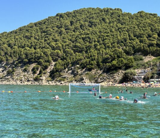 Torneo giovanile di pallanuoto a mare, successo e partecipazione a Castellabate: presenti giovani atleti provenienti da diverse società sportive