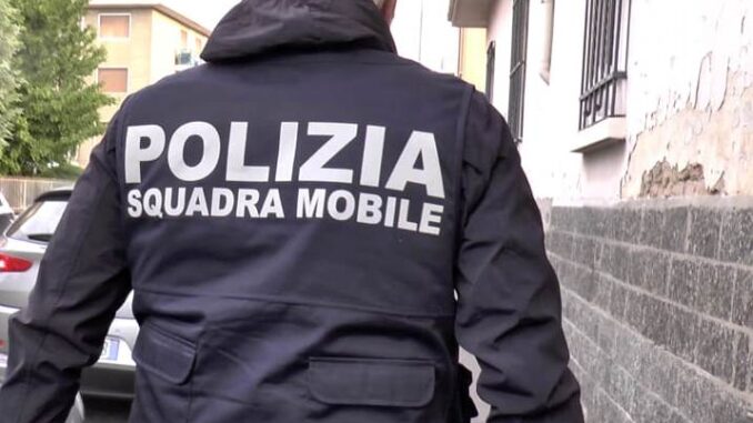 Napoli, sottrae un telefono cellulare ad una ragazzina. Arrestato 21enne marocchino