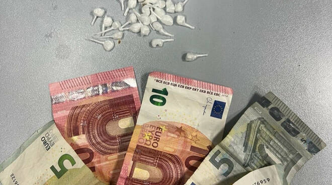 Napoli, sorpreso con la droga. Arrestato 34enne