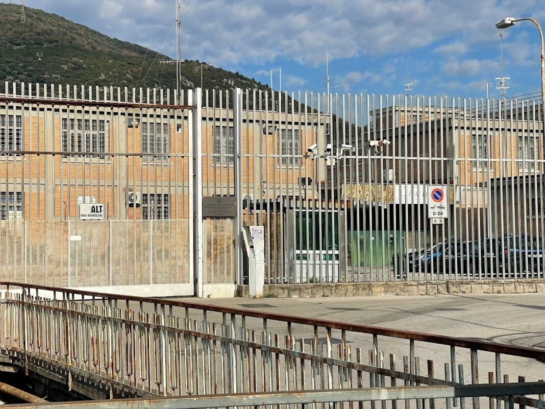 salerno-detenuto sgozzato Choc nel carcere di Salerno, detenuto magrebino sgozza il compagno di cella