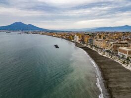 Perché il litorale di Castellammare di Stabia è tornato balneabile