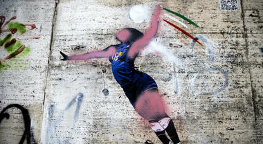 Paola Egonu, vandalizzato il murale nella notte davanti alla sede del Coni a Roma