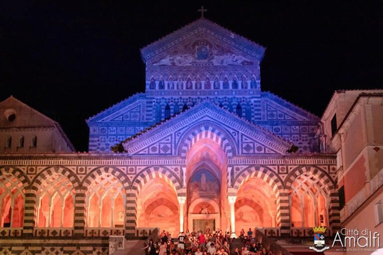 La notte di Amalfi si accende con il sound travolgente di Paolo Belli e la sua Big Band