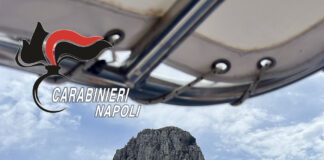 Capri, imbarcazioni che attraversano i Faraglioni. Sanzionati 3 skipper