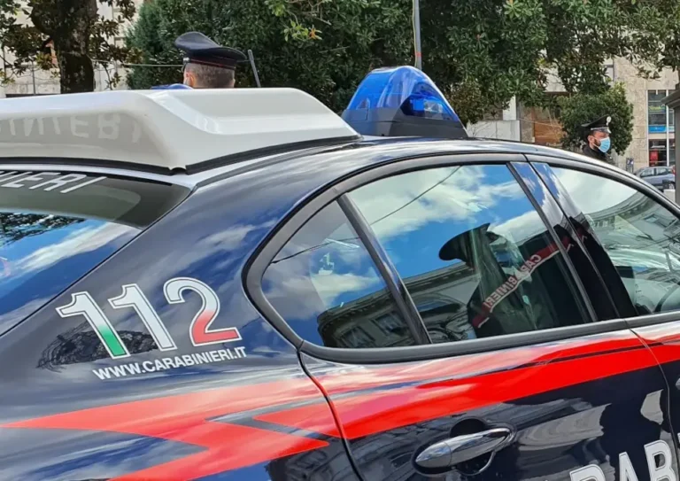 Castello di Cisterna: spaccio in outsourcing, la pressione dei Carabinieri sulla “Cisternina”. Due in manette per droga Castello di Cisterna: spaccio in outsourcing, la pressione dei Carabinieri sulla “Cisternina”. Due in manette per droga