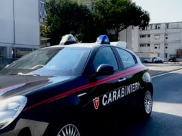 Giugliano, corsa a più di 200 km/h sull’Asse Mediano. I fuggitivi lanciano di tutto ai carabinieri, anche un crick e uno pneumatico