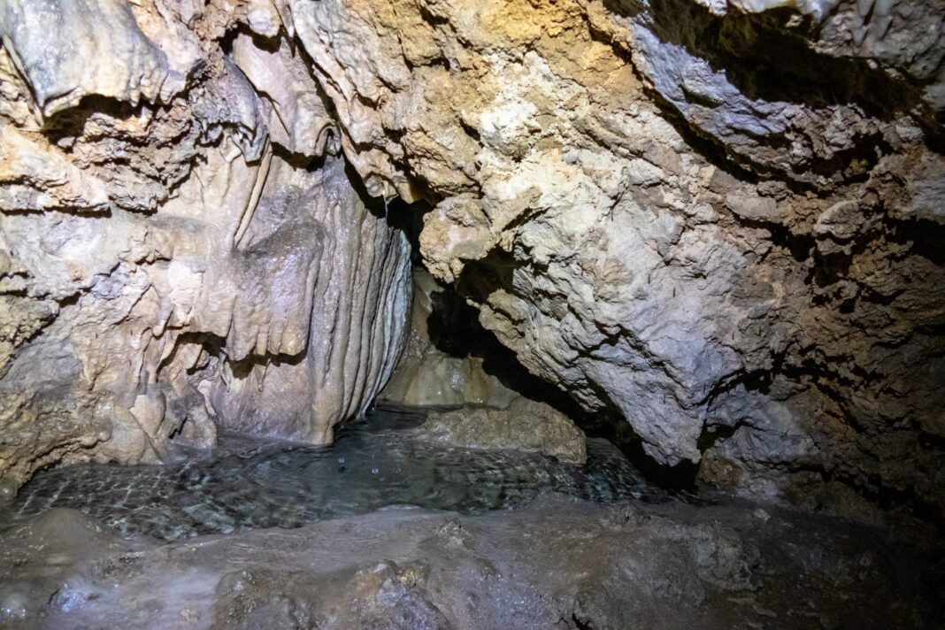 Castellammare di Stabia: riportato alla luce un sistema di grotte naturali