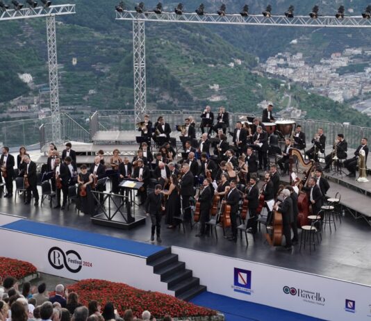 Il concerto all’alba di Ravello emozioni e meraviglia di un evento unico che affascina e stupisce