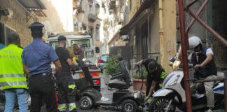 Napoli, sosta selvaggia. Sanzionati 44 veicoli